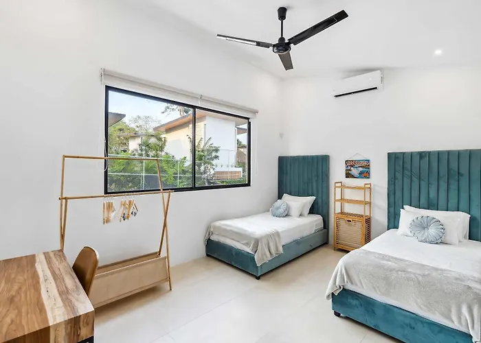 Villa Waterfall Pool, Kids' Paradise, Quiet Beaches Playa Grande